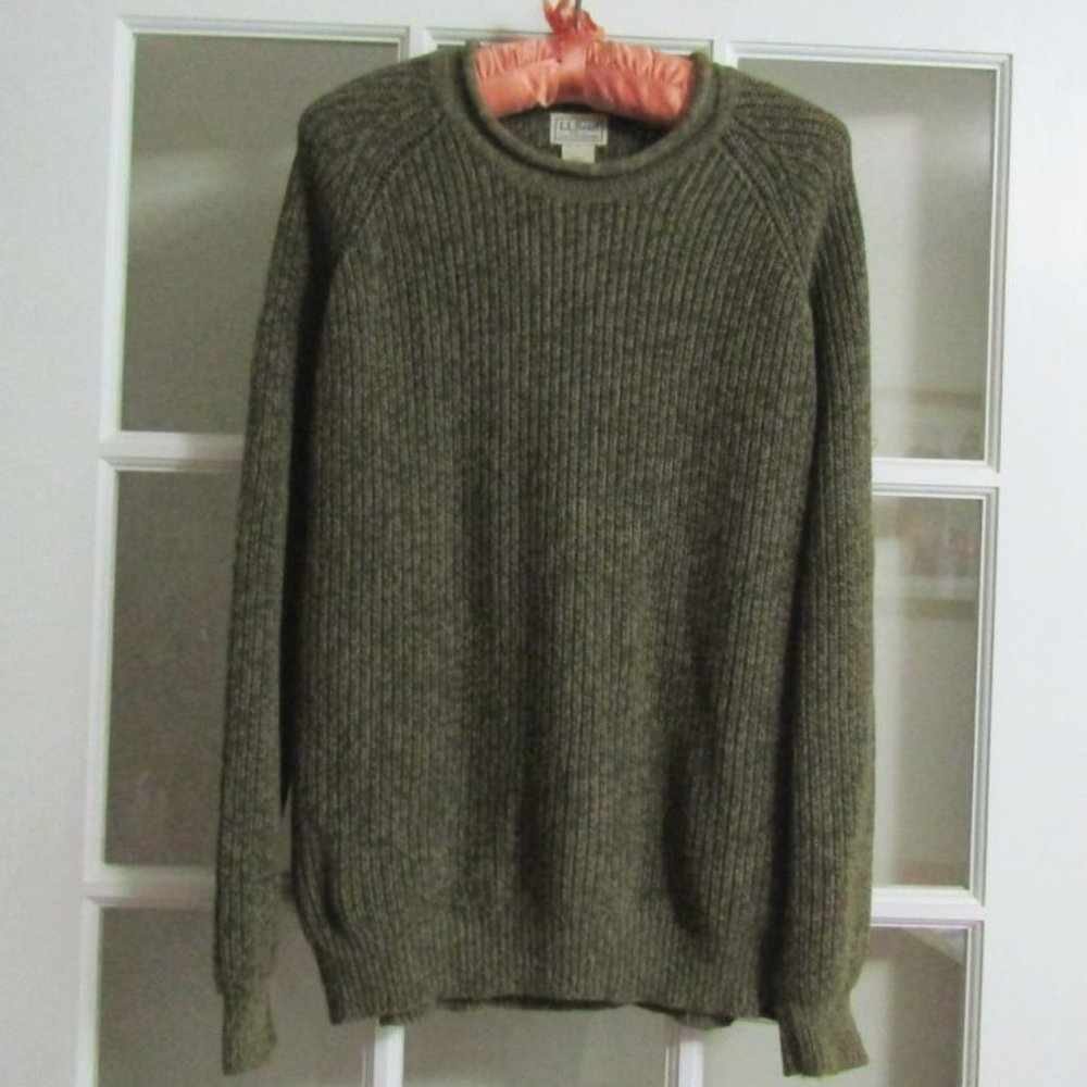 LL BEAN MEN'S LG MULTI COLOR SWEATER